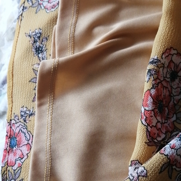 Floral Cold shoulder shift dress size small - Picture 4 of 4